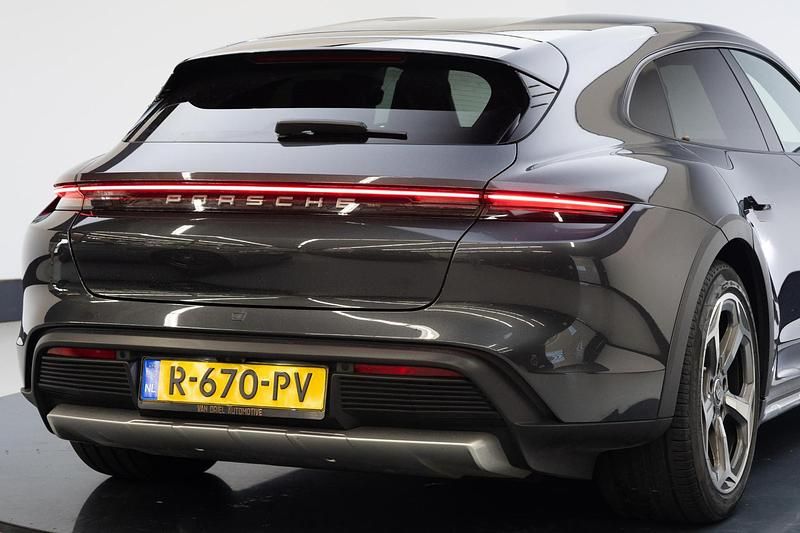 Occasion Porsche Taycan 22 kW (30 PK) 2022 Grijs SUV