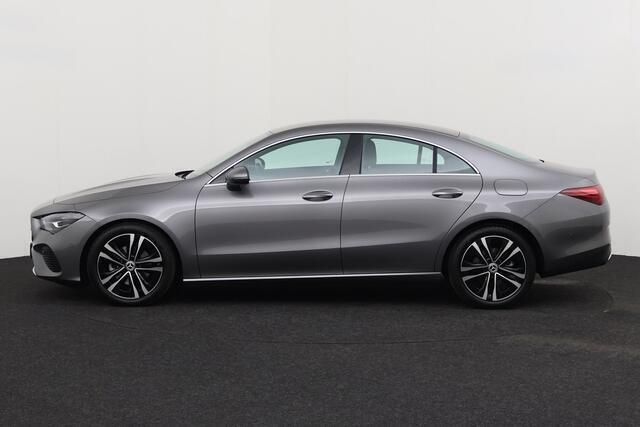 Occasion Mercedes CLA200 Progressive 163 PK (119 kW) 2024 Grijs Sedan