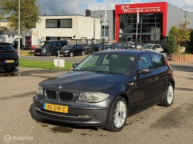 Grijs Occasion 2007 BMW 118 Executive Hatchback | € 3.450 (Eerlijke prijs) - Afbeelding 1/4