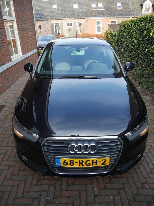 Zwart Gebruikt 2011 Audi A1 Hatchback | € 3.200 (Eerlijke prijs) - Afbeelding 1/4