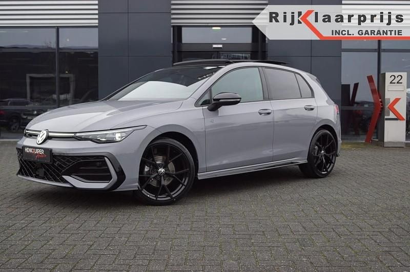 Grijs, andere lak Gebruikt 2025 VW Golf VIII Style Hatchback | € 41.950 - Afbeelding 1/4