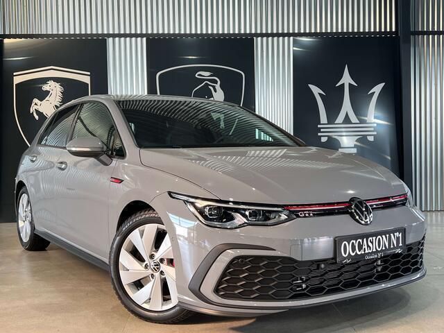 Grijs Gebruikt 2021 VW Golf VIII Sedan | € 36.800 (Duur) - Afbeelding 1/4