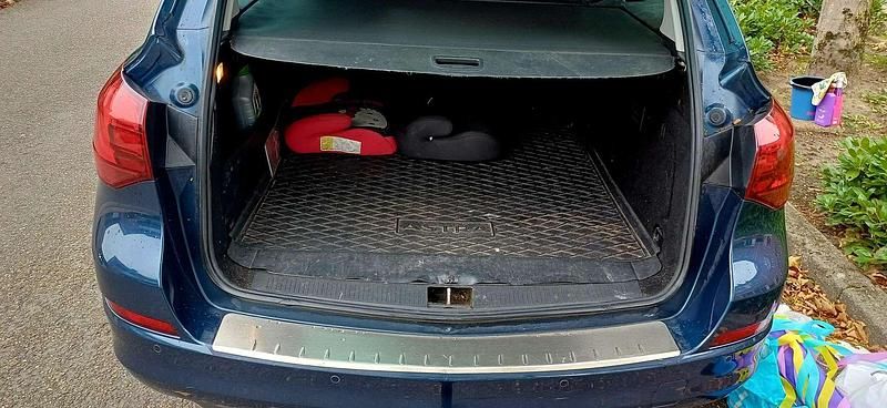 Occasion Opel Astra Cosmo 120 PK (88 kW) 2011 Blauw Stationwagen