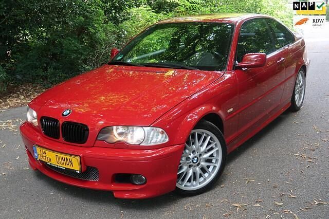 Rood, metallic lak Gebruikt 2002 BMW 320 Executive Coupé | € 16.950 - Afbeelding 1/4