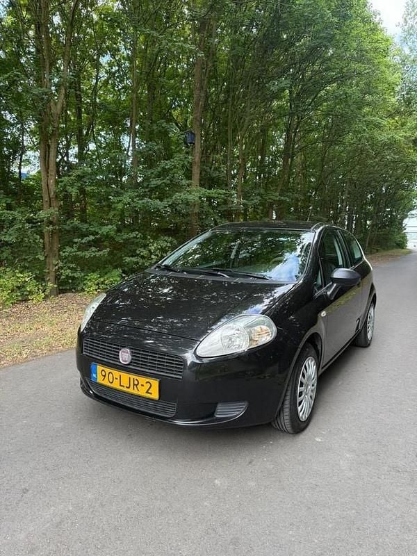 Gebruikt 2010 Fiat Grande Punto Hatchback | € 1.950 (Eerlijke prijs) - Afbeelding 1/4