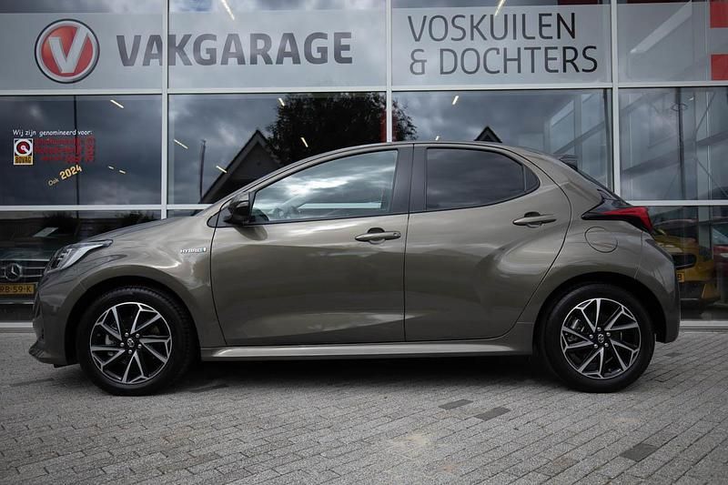 Occasion Toyota Yaris Hybrid Design 116 PK (85 kW) 2021 Groen Hatchback