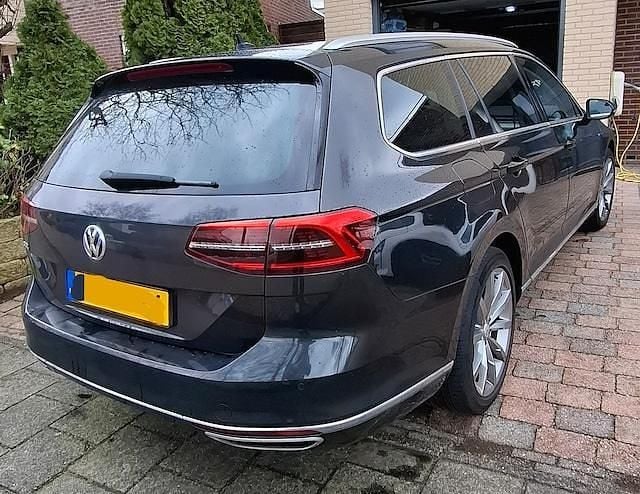 Occasion VW Passat Highline 2017 Grijs (metallic) Stationwagen