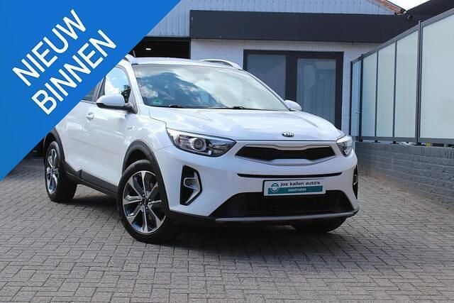 Wit Gebruikt 2021 Kia Stonic 4 SUV | € 16.760 (Eerlijke prijs) - Afbeelding 1/4