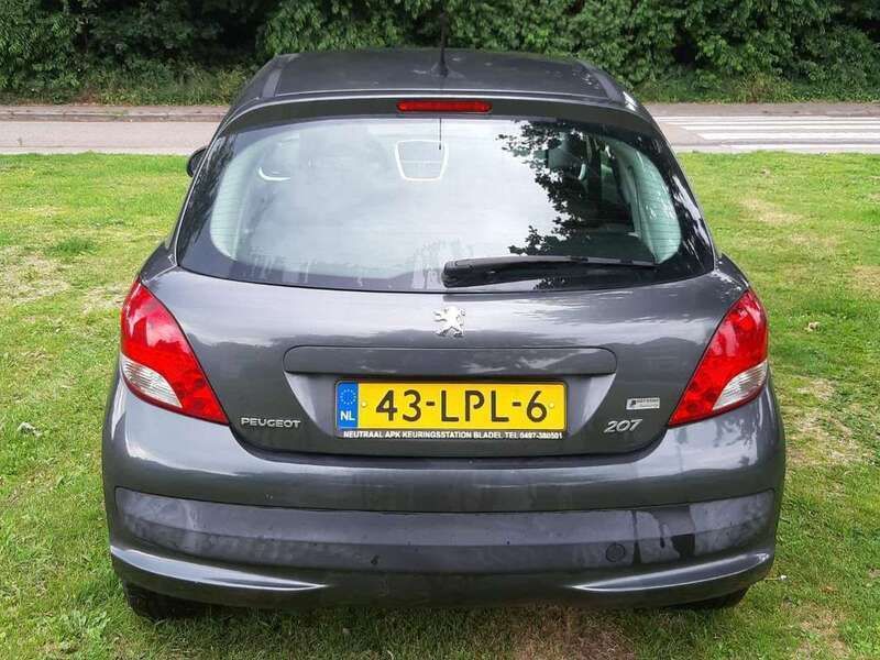 Zwart Gebruikt 2010 Peugeot 207 Hatchback | € 2.700 (Goede deal) - Afbeelding 1/4