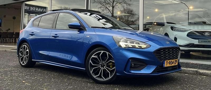 Blauw Occasion 2019 Ford Focus ST-Line Hatchback | € 16.450 (Eerlijke prijs) - Afbeelding 1/4