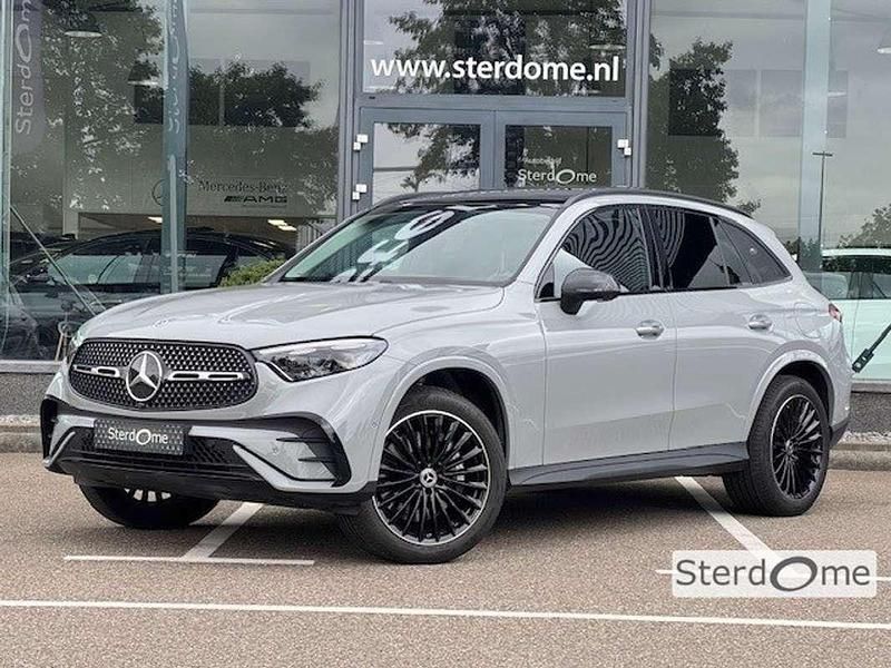 Grijs Gebruikt 2024 Mercedes GLC300 AMG line SUV | € 77.950 (Duur) - Afbeelding 1/4