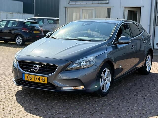 Grijs Gebruikt 2013 Volvo V40 R-Design Stationwagen | € 5.750 (Goede deal) - Afbeelding 1/4