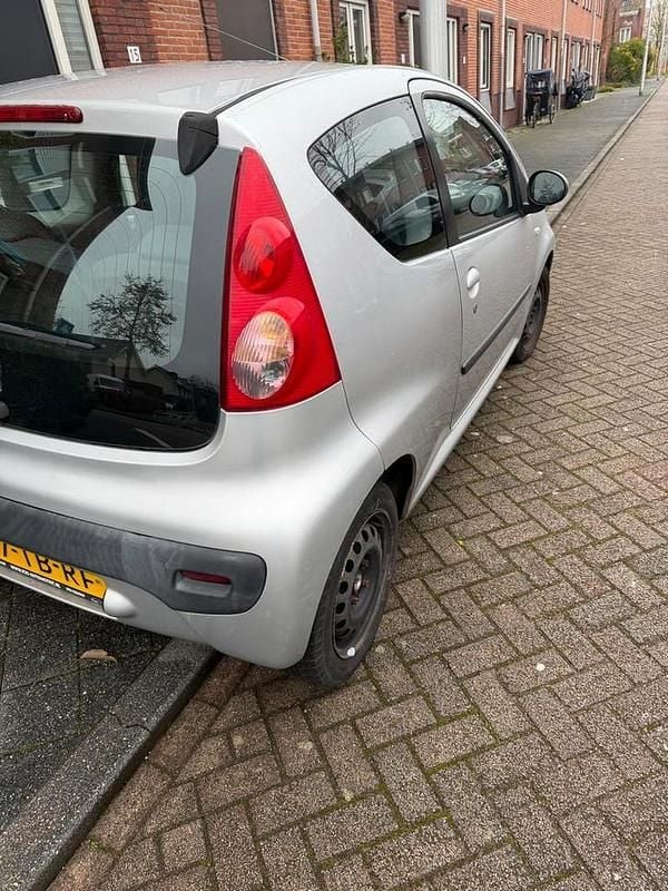 Gebruikt 2006 Peugeot 107 Hatchback | € 1.000 (Goede deal) - Afbeelding 1/4