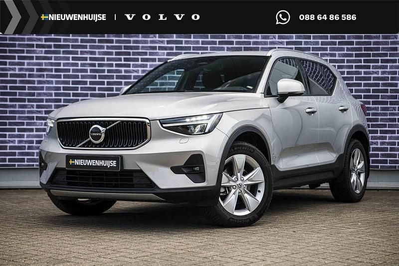 Grijs Gebruikt 2023 Volvo XC40 Core SUV | € 36.694 - Afbeelding 1/4