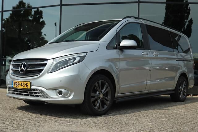 Grijs Gebruikt 2019 Mercedes Vito MPV | € 24.650 (Eerlijke prijs) - Afbeelding 1/4