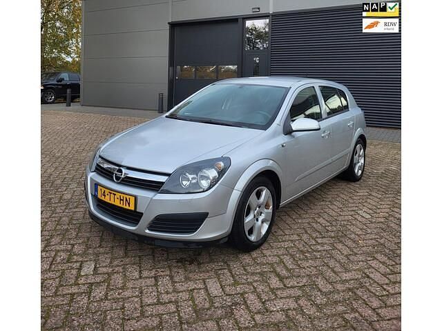 Grijs Gebruikt 2007 Opel Astra Edition Hatchback | € 2.295 (Eerlijke prijs) - Afbeelding 1/4