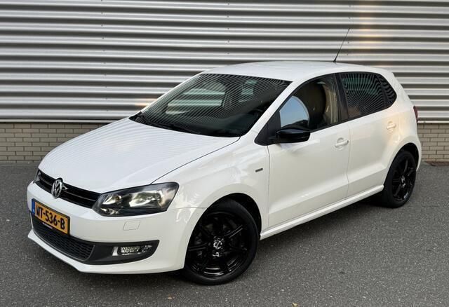 Wit Gebruikt 2012 VW Polo Match Hatchback | € 5.745 (Eerlijke prijs) - Afbeelding 1/4