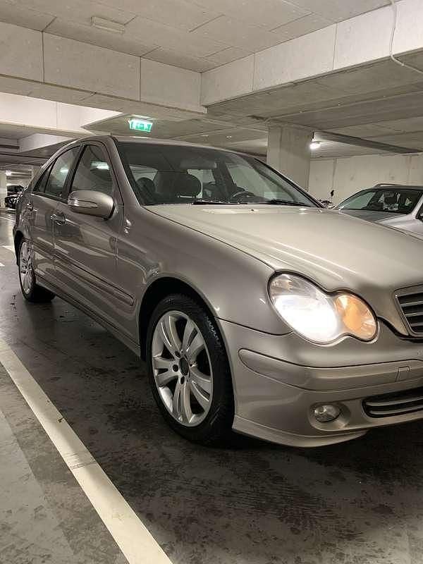 Occasion Mercedes C220 150 PK (110 kW) 2005 Goud Sedan