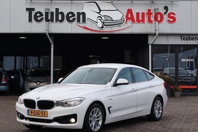 Wit Occasion 2013 BMW 320 Executive Hatchback | € 14.985 (Eerlijke prijs) - Afbeelding 1/4