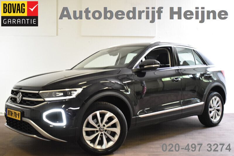 Zwart Gebruikt 2024 VW T-Roc Sport SUV | € 33.445 (Eerlijke prijs) - Afbeelding 1/4