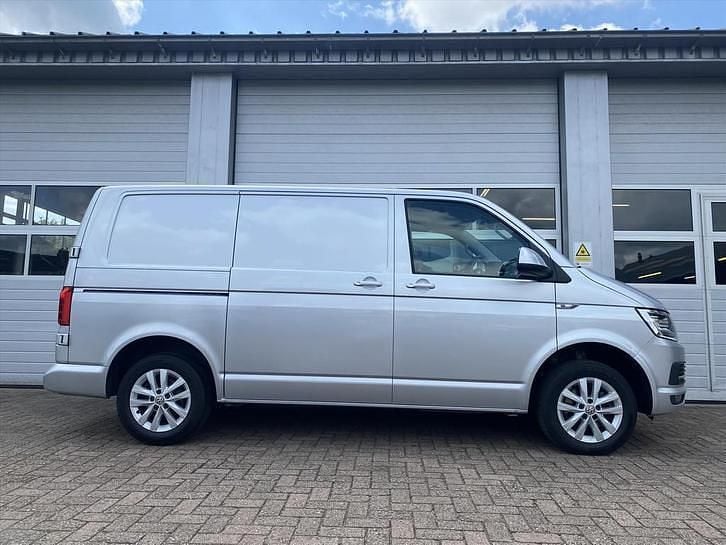 Occasion VW T6 150 PK (110 kW) 2018 Grijs (metallic) Van