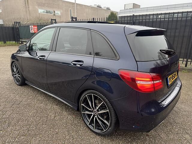 Occasion Mercedes B180 Ambition 122 PK (89 kW) 2017 Blauw MPV