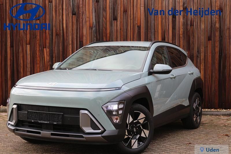 Mirage green Occasion 2024 Hyundai Kona Comfort SUV | € 29.940 (Eerlijke prijs) - Afbeelding 1/4