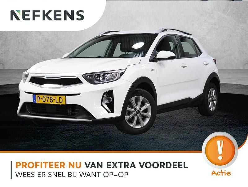 Wit Occasion 2022 Kia Stonic SUV | € 15.900 (Goede deal) - Afbeelding 1/4