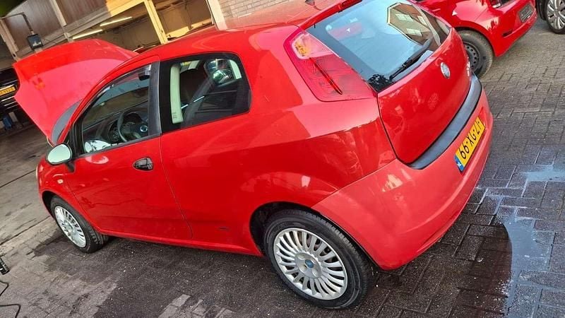 Occasion Fiat Punto Active 65 PK (47 kW) 2007 Rood Hatchback