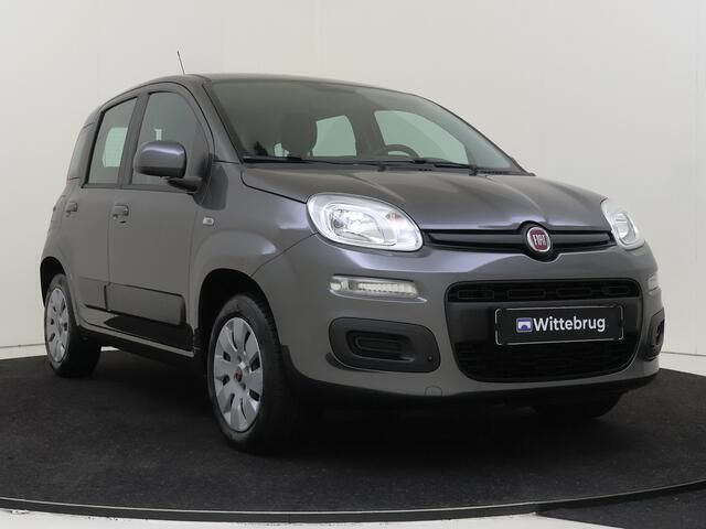 Grijs, metallic lak Gebruikt 2019 Fiat Panda Pop Star Hatchback | € 8.525 (Eerlijke prijs) - Afbeelding 1/2
