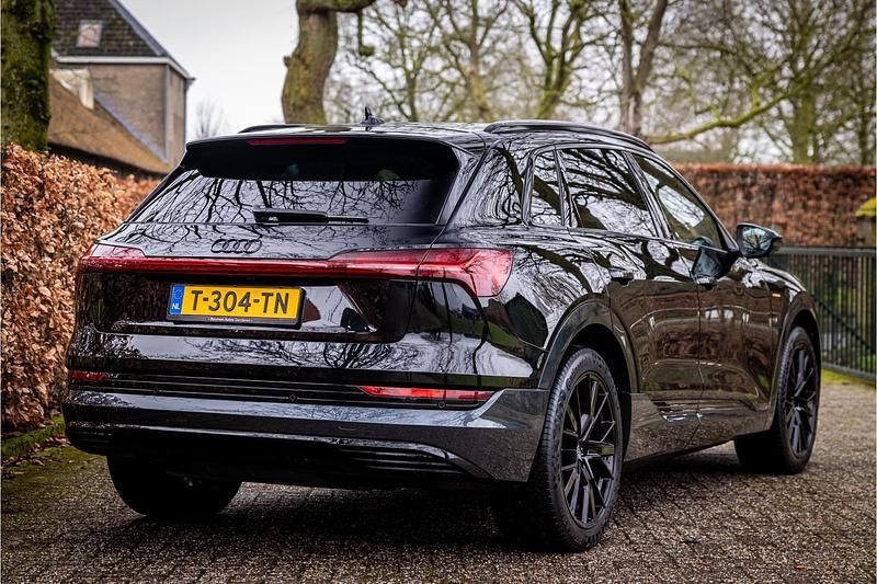 Occasion Audi e-tron Proline 300 kW (408 PK) 2023 Zwart SUV