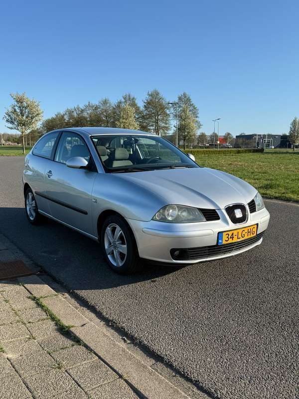 Blauw Gebruikt 2003 Seat Ibiza Sport Hatchback | € 999 (Eerlijke prijs) - Afbeelding 1/4