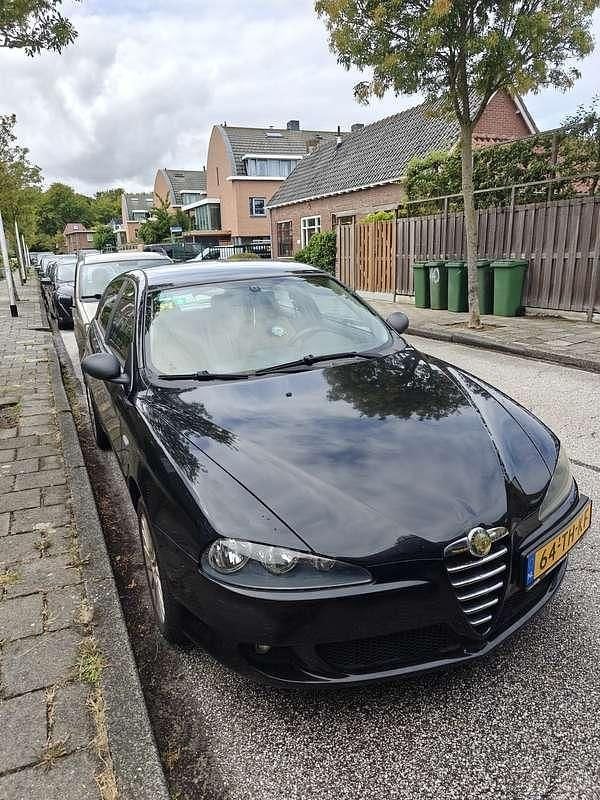 Gebruikt 2006 Alfa Romeo 147 Distinctive Hatchback | € 1.000 (Goede deal) - Afbeelding 1/4