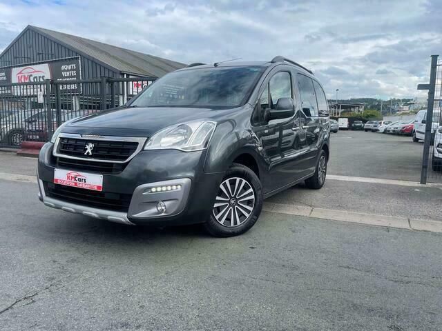 Grijs Gebruikt 2016 Peugeot Partner Outdoor MPV | € 11.999 - Afbeelding 1/4