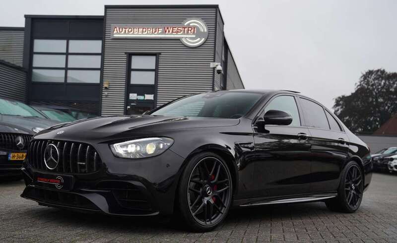Zwart, metallic lak Gebruikt 2021 Mercedes E63 AMG AMG Sedan | € 99.995 (Super prijs) - Afbeelding 1/4