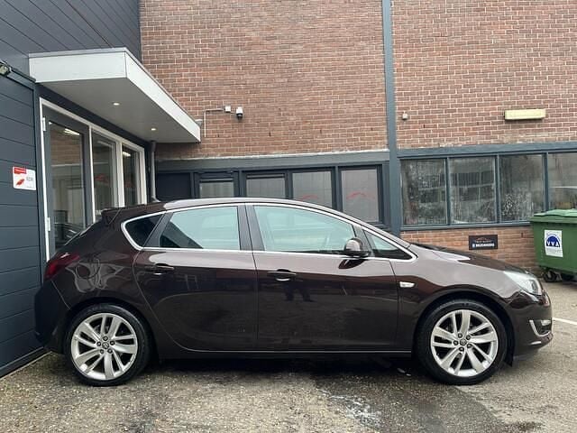 Occasion Opel Astra Sport 120 PK (88 kW) 2013 Bruin Hatchback