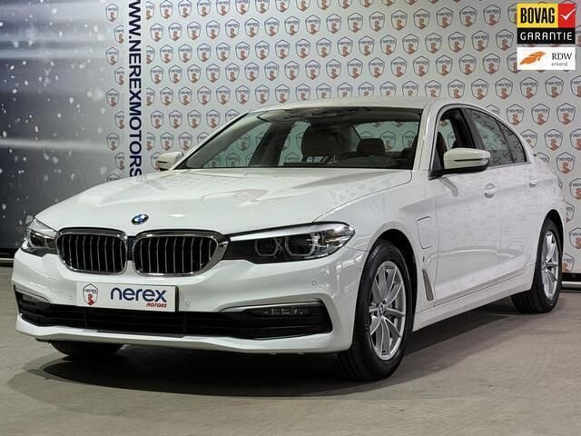 Wit Gebruikt 2018 BMW 530e Executive Sedan | € 24.445 (Eerlijke prijs) - Afbeelding 1/4