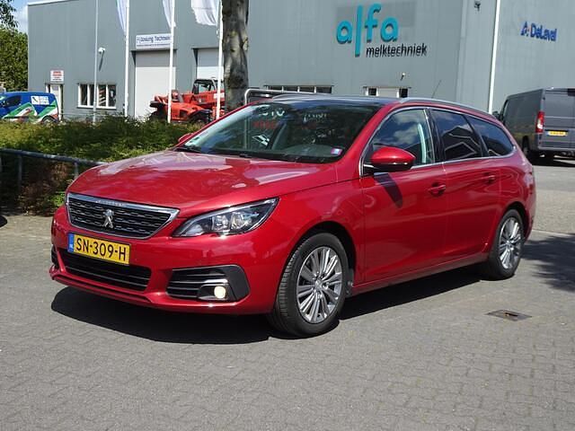 Occasion Peugeot 308 SW Premium 110 PK (80 kW) 2018 Rood Stationwagen