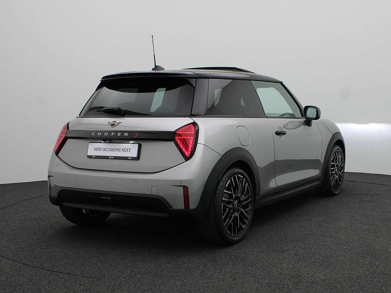 Occasion Mini Cooper S Favoured 204 PK (150 kW) 2025 Grijs Hatchback