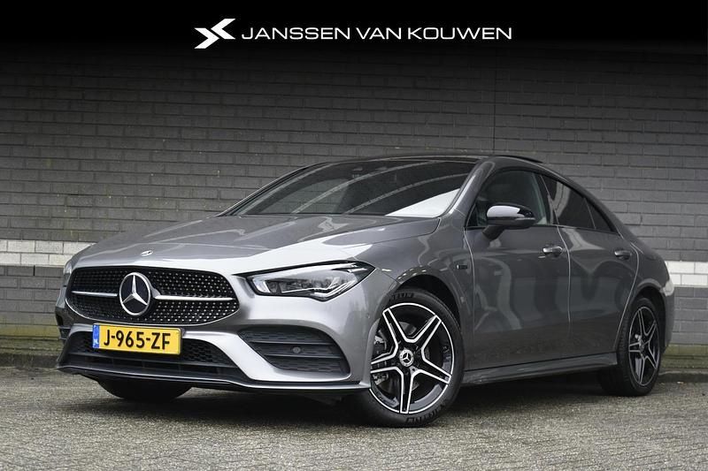 Grijs (metallic) Occasion 2020 Mercedes CLA250e Business Sedan | € 29.450 (Eerlijke prijs) - Afbeelding 1/3