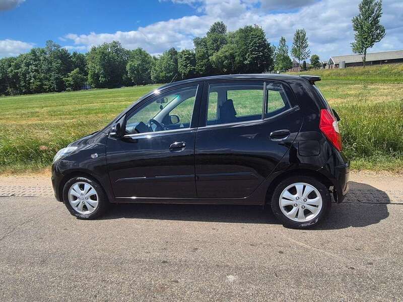 Zwart Gebruikt 2011 Hyundai i10 Hatchback | € 3.800 (Eerlijke prijs) - Afbeelding 1/4