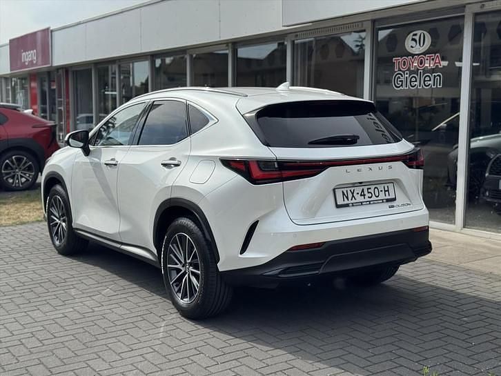 Nieuw Lexus NX450h+ Luxury Line 309 PK (227 kW) 2025 Wit SUV