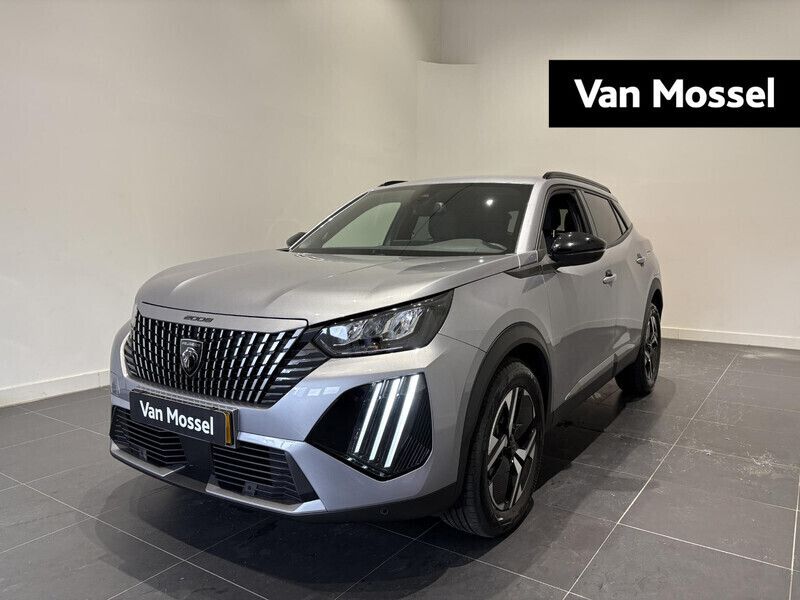 Grijs Gebruikt 2024 Peugeot 2008 Allure SUV | € 24.435 (Eerlijke prijs) - Afbeelding 1/4
