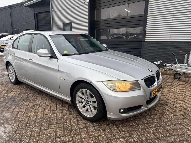 Zilver Occasion 2008 BMW 316 Sedan | € 3.850 (Eerlijke prijs) - Afbeelding 1/4