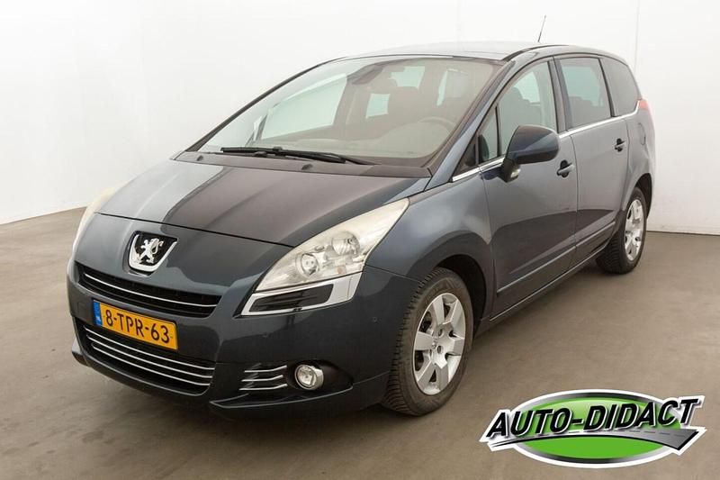 Blauw Gebruikt 2014 Peugeot 5008 MPV | € 4.200 (Eerlijke prijs) - Afbeelding 1/4