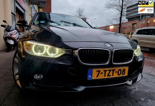 Zwart Gebruikt 2014 BMW 316 Executive Sedan | € 7.995 (Goede deal) - Afbeelding 1/4