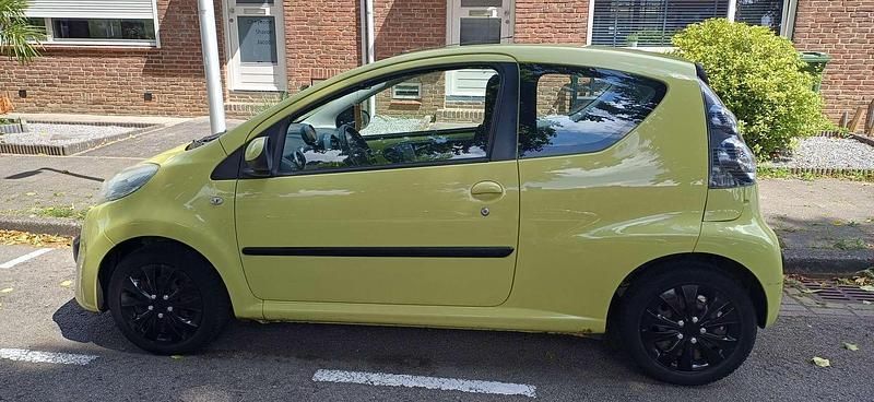 Geel Gebruikt 2008 Citroën C1 Hatchback | € 1.250 (Goede deal) - Afbeelding 1/4
