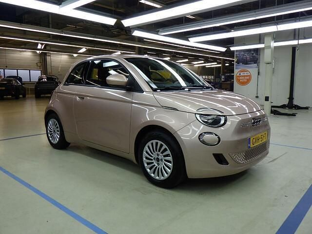 Occasion Fiat 500e Urban 86 kW (118 PK) 2024 Rood (parellak) Hatchback