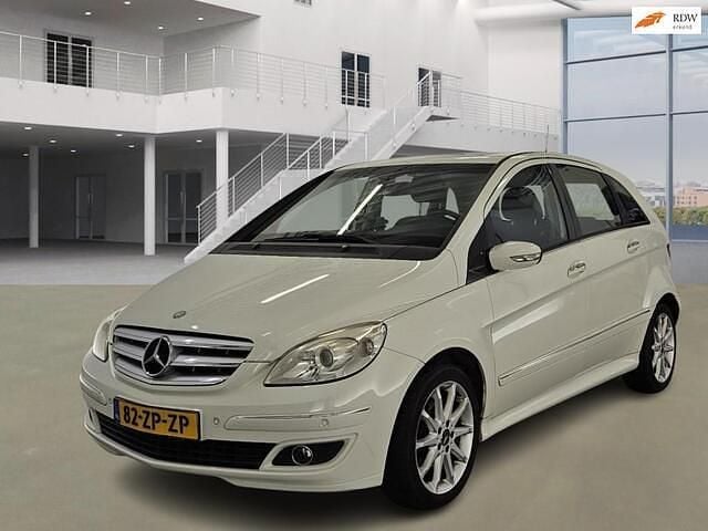 Wit Occasion 2008 Mercedes B170 MPV | € 4.750 (Eerlijke prijs) - Afbeelding 1/4