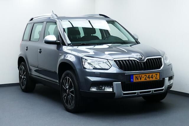 Grijs Gebruikt 2017 Skoda Yeti Outdoor Drive SUV | € 15.949 (Eerlijke prijs) - Afbeelding 1/4